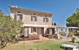 Maisons de vacances Stunning home in La Garde with 2 Bedrooms, Internet and Outdoor swimming pool : photos des chambres