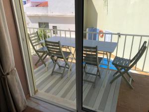 Algarve, Carvoeiro centre-ville, Récent appartement en duplex pour 5 personnes