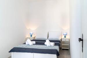 Blue Moon Apartments