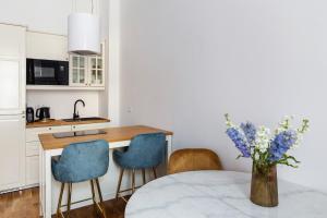 pedestrian street in city center for comfortable and beautiful stay withcomodities within walking distance