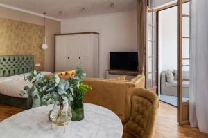 pedestrian street in city center for comfortable and beautiful stay withcomodities within walking distance