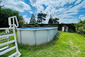 Maisons de vacances House in a green setting with swimming pool : photos des chambres