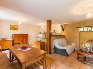 Maisons de vacances Gite Saint-Crepin-d'Auberoche, 4 pieces, 6 personnes - FR-1-616-190 : photos des chambres