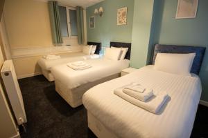 Irvine Riverside Guesthouse by Paymán Club