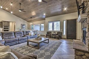 Stylish Home w Expansive Deck in Show Low!