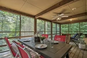 Mountain Town Adventures Home with Fire Pit! - وودستوك