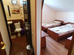Triple Room with Bathroom room in Guesthouse na Sverdlova