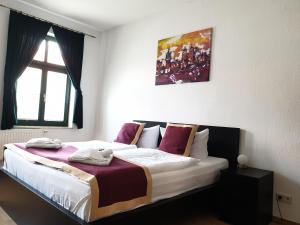 Double Room with Extra Bed room in Pension Alabama