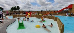 Maisons de vacances Camping et Gite La Garenne de moncourt baie somme : photos des chambres