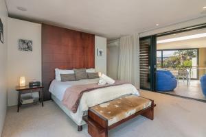 Dazzling View, Knysna - Stunning holiday villa with roof deck & 360° views