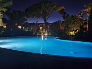 Appartement en résidence privée, face à la mer avec accès direct plage