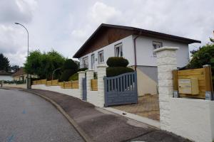 Maisons de vacances Gite Les Myrtilles Saint-Nabord, 5 personnes, 4 pieces avec garage : photos des chambres
