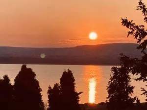 SunSet Beach Apartman - Balatonfůzfő Vasútállomás