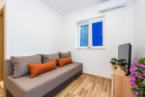 Apartment Đego near Ploce, riverfront, parking