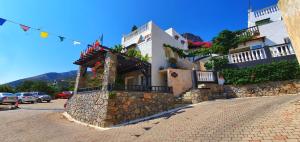 One Private Studio with stunning full sea view, shared pool and Ac