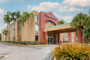 Comfort Inn & Suites Fort Lauderdale West Turnpike - image 2