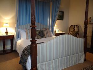 Double Room with Private Bathroom room in Heyford House