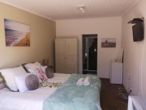 Serenity Cove-The Royal Jewel Room