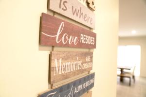 6 Bedrooms & 4 Bathrooms Big House for Big Group