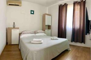 Summer app Pool spa Jacuzzi city center