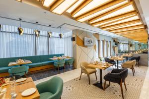 S19 Hotel-Al Jaddaf Metro Station