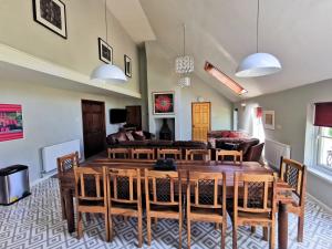 Wellstone Cottages - Honey Coach House with Private Hot Tub