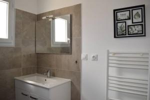 Villas Villa de charme avec piscine couverte et 3000m2 : photos des chambres