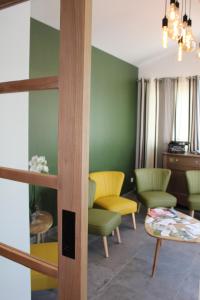 Hotels LOGIS Hotel St Sylvestre : photos des chambres