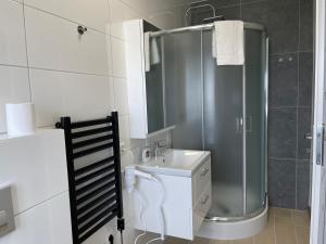 Helgrindur Guesthouse