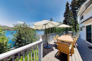 Four-Bedroom House room in Exceptional Vacation Home in Lake Arrowhead home