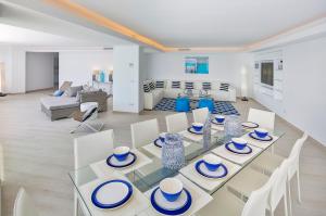 Puerto Banus Frontline 5 Beds Spectacular Apartment