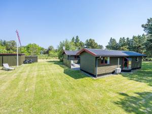 Secluded Pine Tree Cottage-By Traum