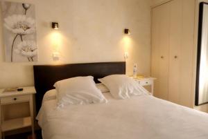 Hotels Logis hotel restaurant de Provence : Chambre Double