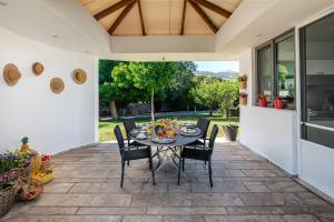 Villa Syndriani - 5 Bedroom Villa