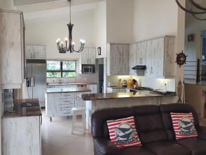 Beautiful Quiet Beach HouseIn Coastal Forest