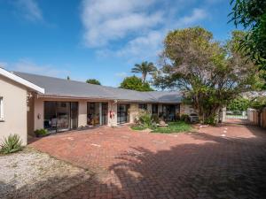 Nothando Backpackers Lodge