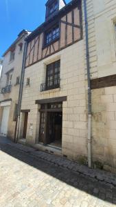 Maisons de vacances HYPER HYPER CENTRE MAISON ENTIERE DE 150 m2 QUARTIER HISTORIQUE DE TOURS a 25 metres DE LA CELEBRE PLACE PLUMEREAU pour 2 a 7 Personnes : photos des chambres