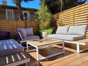 Duplex BULLES DAIX terrasse centre historique