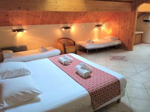 Hotels Hotel Mont Thabor Serre Chevalier : Chambre Quadruple avec Baignoire