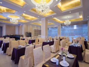 Vienna Hotel Meizhou Xingning District Plaza