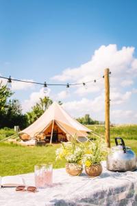 Smuk Bell Tent Glamping nabij het water in Friesland