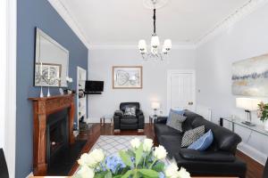 JOIVY Fantastic New Town Flat with Shared Garden
