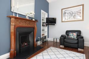 JOIVY Fantastic New Town Flat with Shared Garden