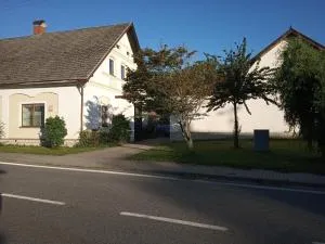 Dvůr U kapličky - Polná