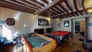 Maisons de vacances Cour du paradis 4pers Billard Baby-foot 20min mer : photos des chambres