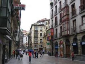 Apart con posibilidad parking con 3 dormitorios y 2 baños para 5 personas