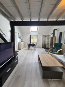 "Gîte Les Glycines" linge inclus proche centre-ville