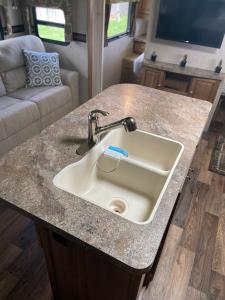 Cozy Camper - Free Parking