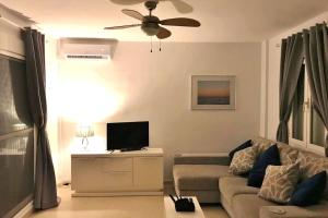 Penthouse with large terrace and roof solarium, with amazing sea views