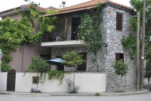 Studio (3 Adults) with Mountain View room in Guesthouse Machi
